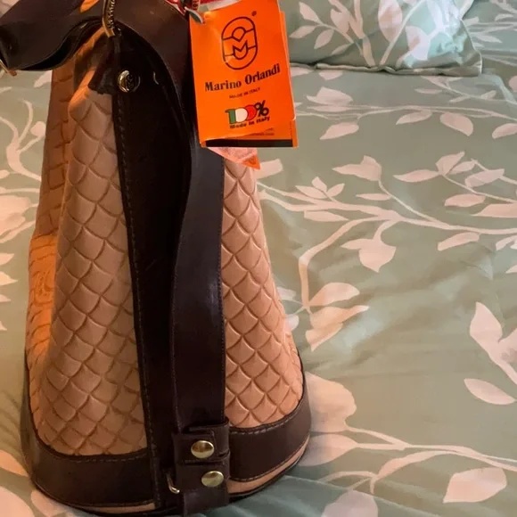 NWT Marino Orlando shoulder/sling/crossbody leather bucket bag. - Picture 7 of 9